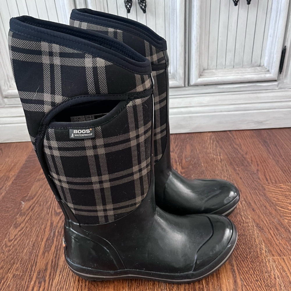 Bogs Black and Brown Checkered Rain Boots